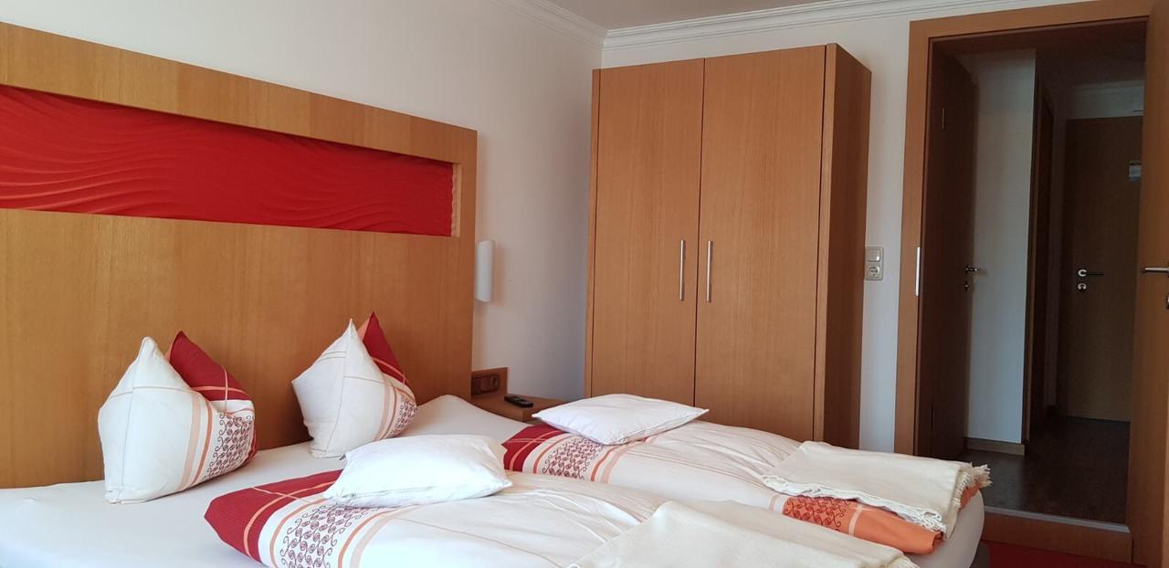 레오강 Pfindlhof B&B 외부 사진