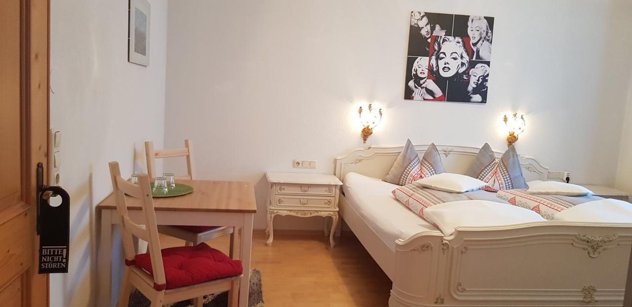 레오강 Pfindlhof B&B 외부 사진