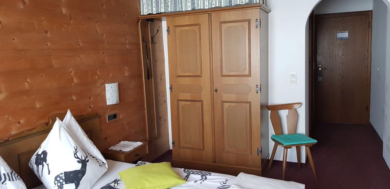 레오강 Pfindlhof B&B 외부 사진