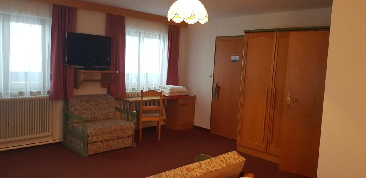 레오강 Pfindlhof B&B 외부 사진